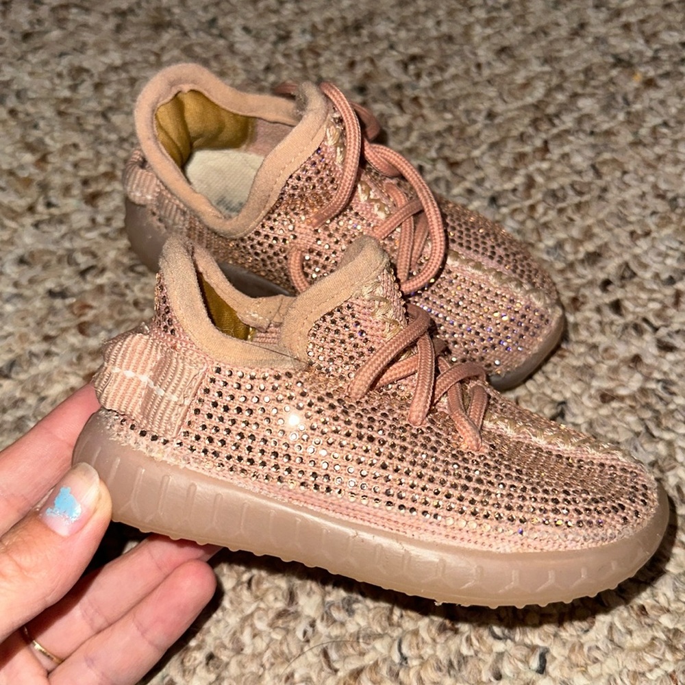 toddler pink sneakers